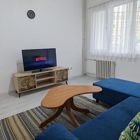 Main Square Apartment - Szkopje Kültér fotó