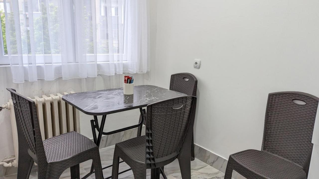 Main Square Apartment - Szkopje Kültér fotó