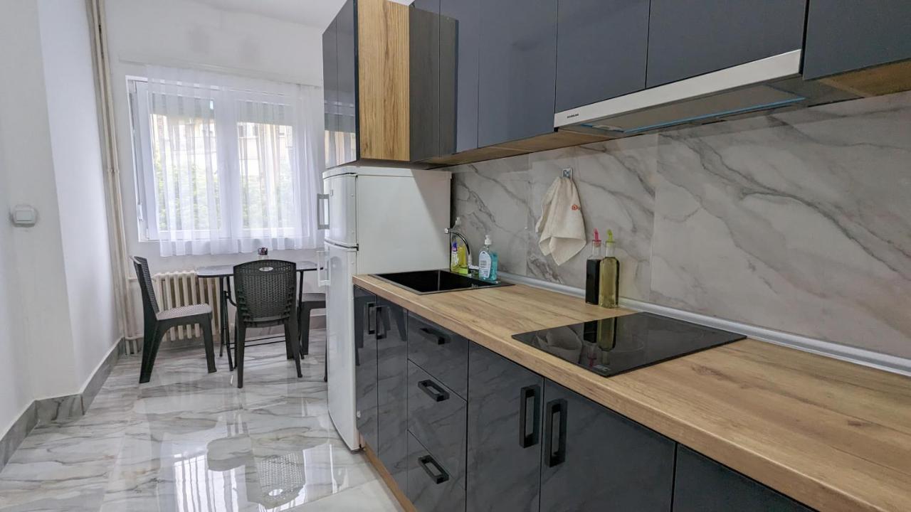 Main Square Apartment - Szkopje Kültér fotó