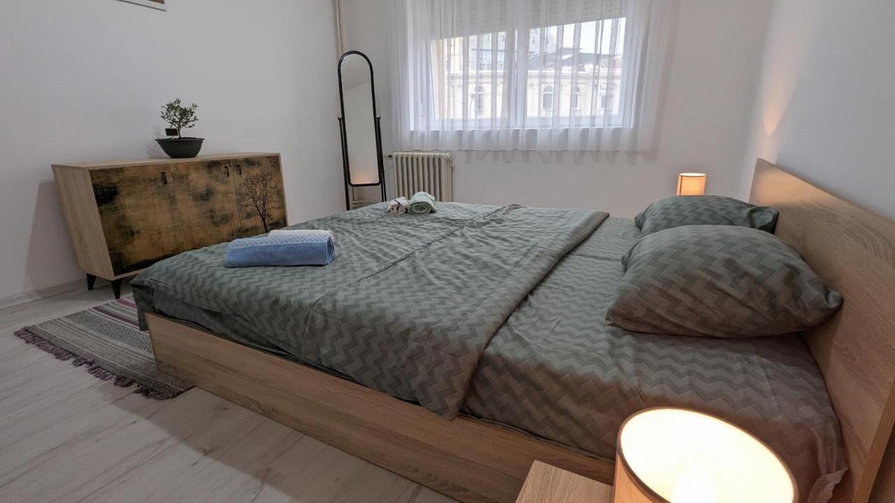 Main Square Apartment - Szkopje Kültér fotó